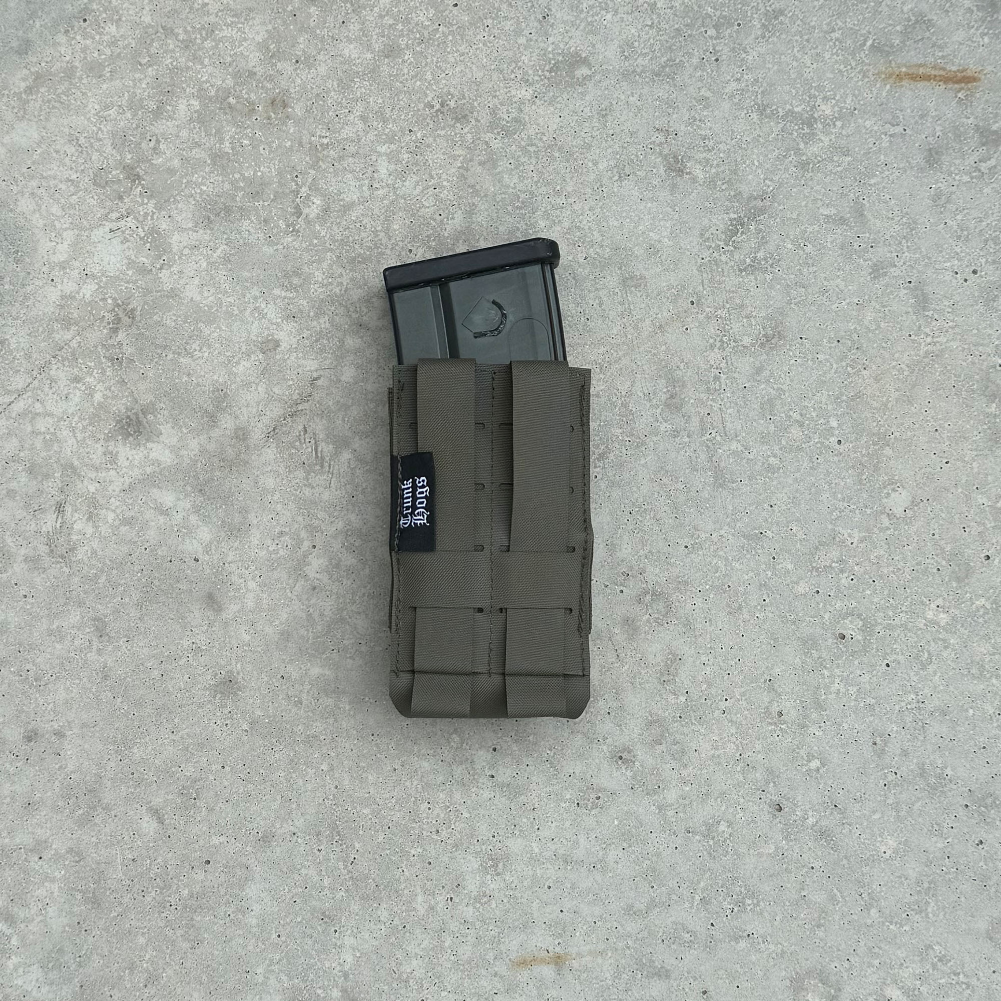 TUSK-ONE G36 Magazintasche Rückansicht mit Magazin